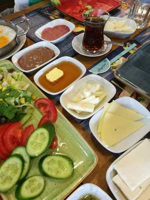 Mimaroba Full İskender Kebap