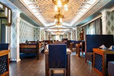 Safiya Cafe & Restaruant