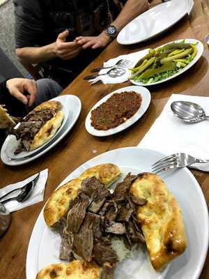 Hizmet Doner Ve Kebap Salonu