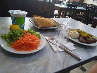 Tunç Köfte & Piyaz