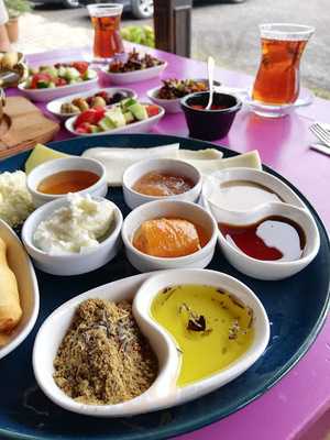 Zeytin Cafe & Restaurant