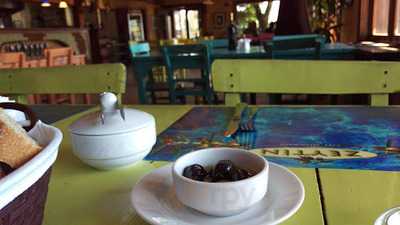 Zeytin Cafe & Restaurant