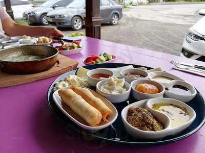 Zeytin Cafe & Restaurant