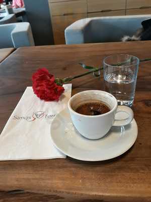 Simas Terrace Cafe & Restaurant