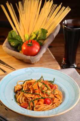 Simas Terrace Cafe & Restaurant