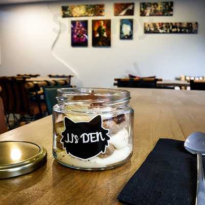 Jj's Den