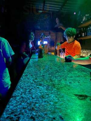 Backstreet Bistro & Pub