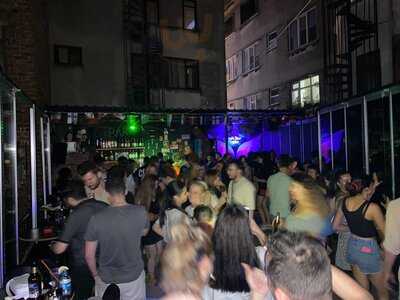 Backstreet Bistro & Pub