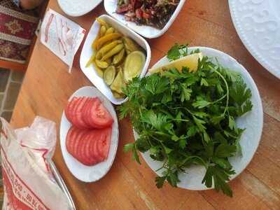 Emrah Usta Erzurum Oltu Cağ Kebap