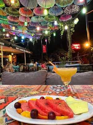 Mom's Garden Cafe & Restaurant