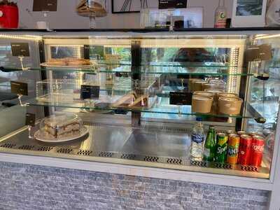 Parla Pastry & Bakery