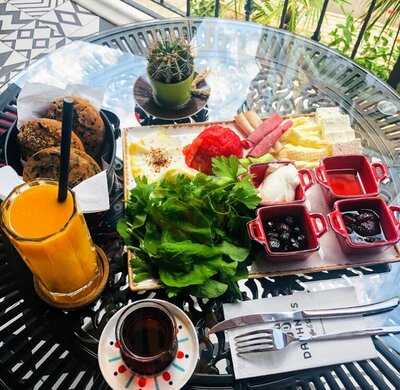 Daphne 's Coffee & Tea