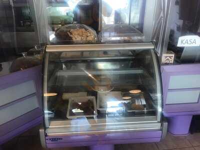 Eflatun Yemek Bakkali