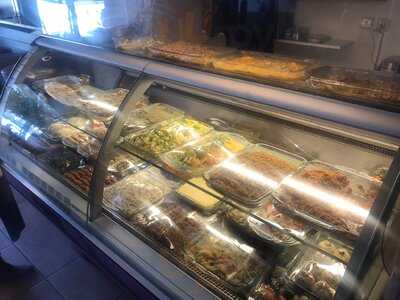 Eflatun Yemek Bakkali