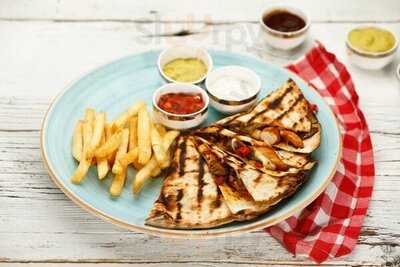 Duqqan Cafe & Restaurant