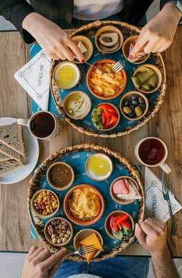 Astrolabe Coffee House At Bosphorus