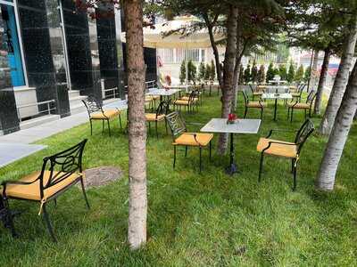 Chefmade Chocolatier & Coffee House