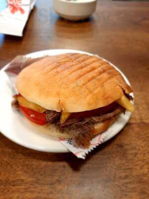 Etçi Mücahit Burger & Döner