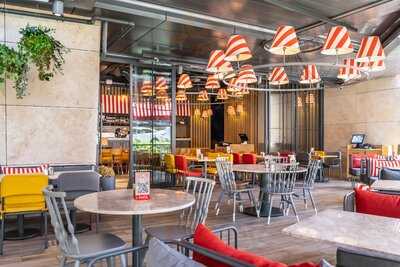 Happy Moon's Bob's Cafe Nev Çarşı