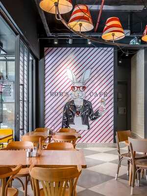 Happy Moon's Bob's Cafe Nev Çarşı