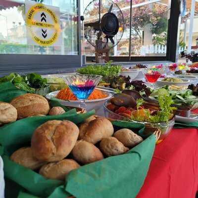 Via Restaurant Cafe & Bar