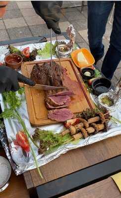 Dennis Restourant And Bar