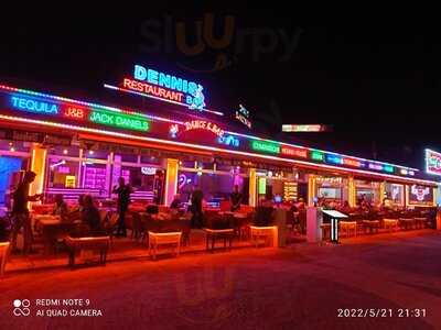 Dennis Restourant And Bar
