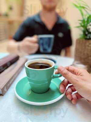 Lokal Kolektif Kitap