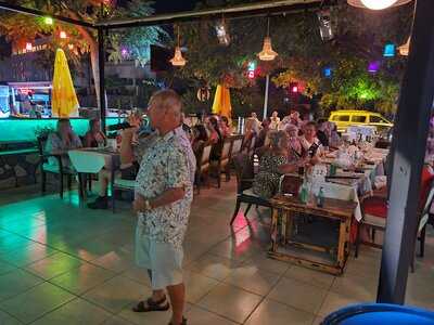 Casper Restaurant & Bar