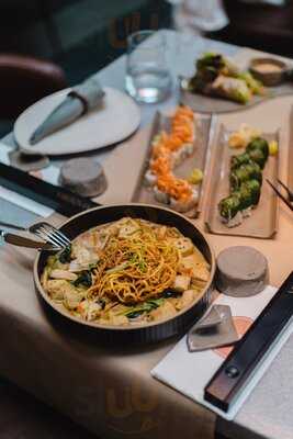 Maderi̇a Sushi̇ Bar