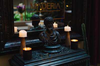 Maderi̇a Sushi̇ Bar