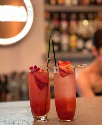 Maderi̇a Sushi̇ Bar