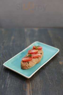 Wayana Wine Bar & Tapas