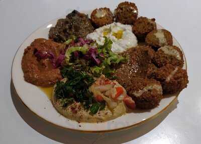 Nohut.nohot Falafel &humus