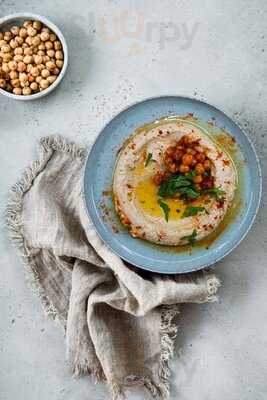 Gurmos Restaurant & Cafe