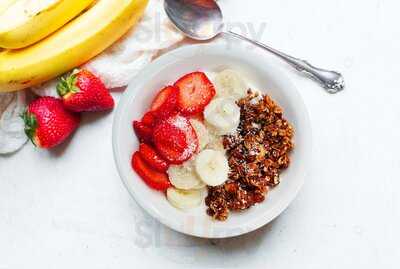 Gurmos Restaurant & Cafe