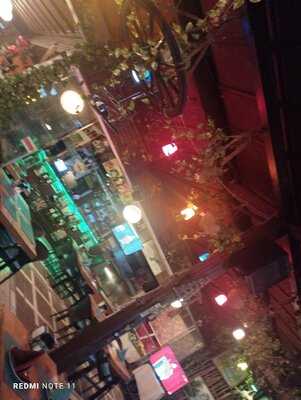 Sky Safran Restaurant Bar