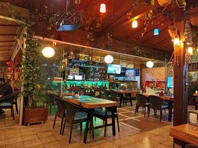 Sky Safran Restaurant Bar