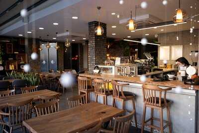 Ipekten Art Cafe Sahne