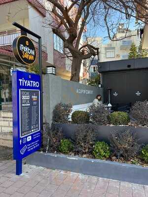 Ipekten Art Cafe Sahne