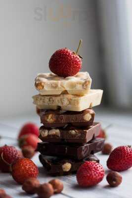 Monochrome Brasserie