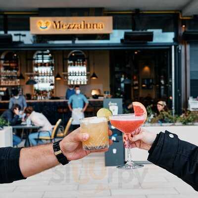 Mezzaluna Galataport