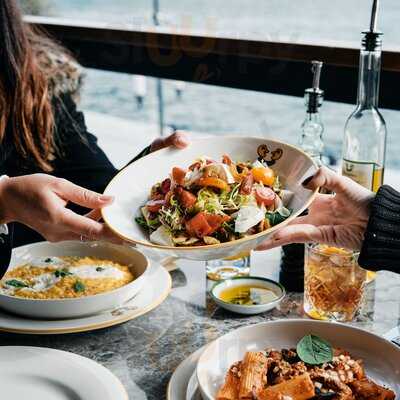 Mezzaluna Galataport