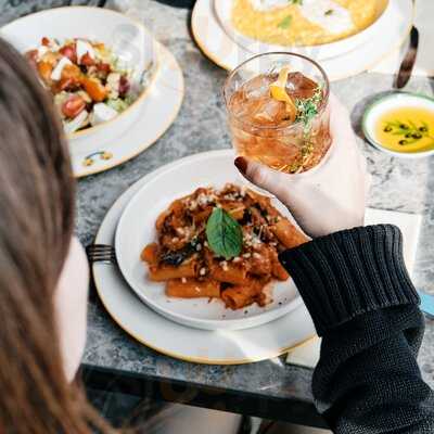 Mezzaluna Galataport