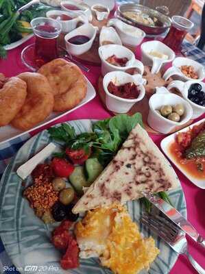 Begonvil Plus Gözleme & Van Kahvaltısı