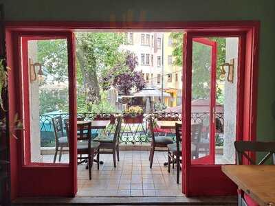 Tante Rosa Coffee Garden