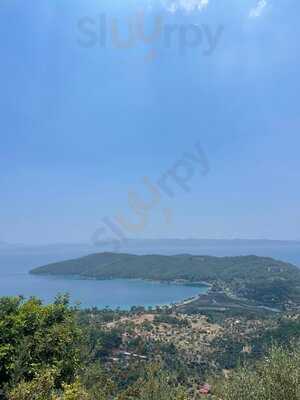 Apollo Beach & Lounge