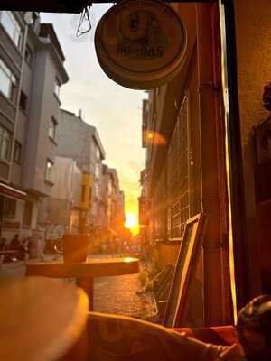 Thymos Healthy Drinks Bar