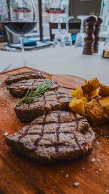 Four Table Steak House