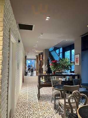 Sipology Coffee & Juice & More